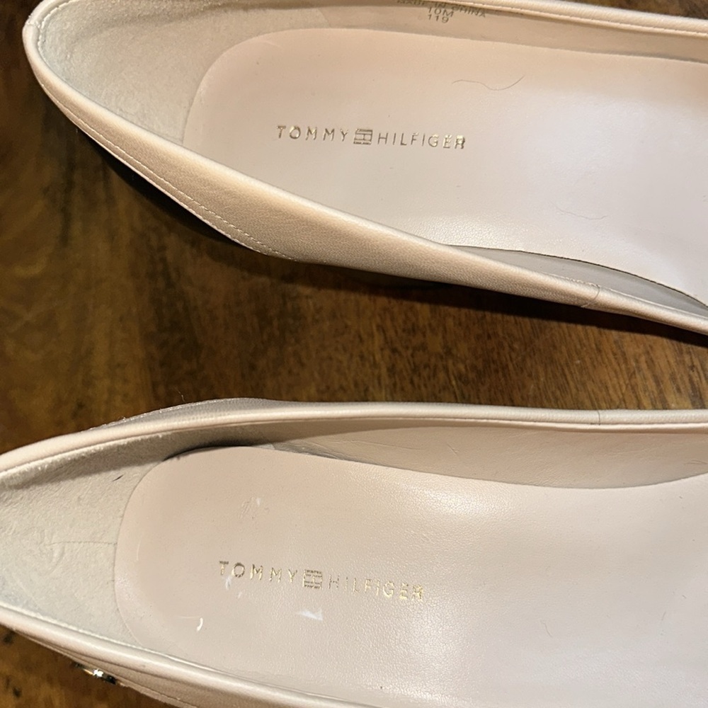 Tommy Hilfiger leather block heel shoes. EUC size 10 - Picture 4 of 10